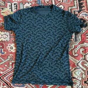 Lululemon Men’s Black Camo Short Sleeve